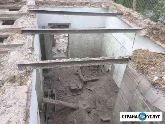 Сносить памятники архитектуры. Демонтаж тула. Демонтаж металлоконструкц. Сносят архитектурный памятник. Погрузка строительного мусора.