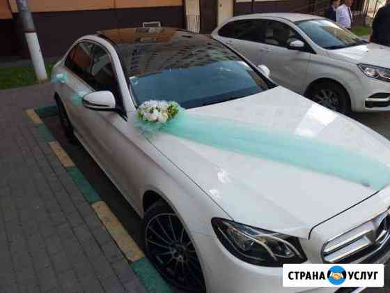 Мерседес Е-класса, белый, прокат с водителем Москва