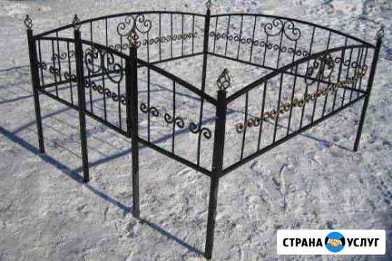 Ограды на кладбище Раевская