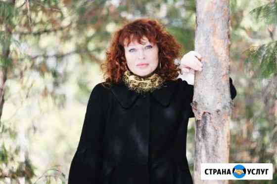 Ведущая и певица в одном лице Октябрьский