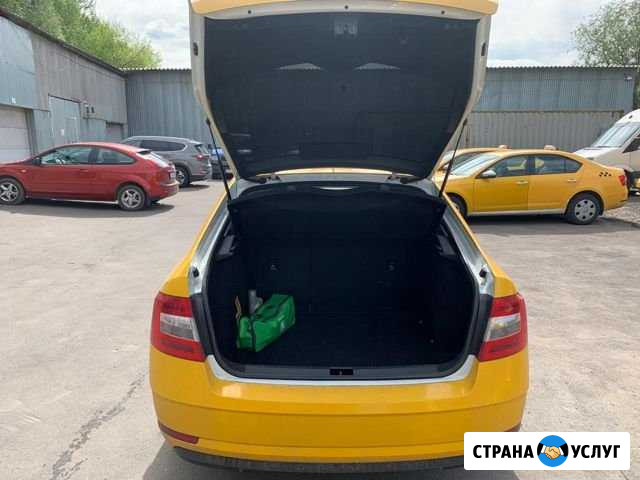 Аренда Шкода Октавия. Желтые номера Москва - изображение 1