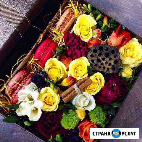 Цветы в шляпных коробках, букеты Краснодар