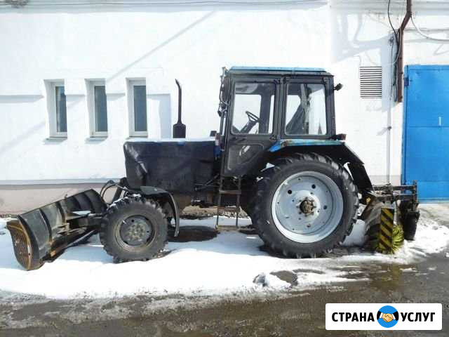 Услуги трактора с дорожным отвалом и щеткой Киров - изображение 1